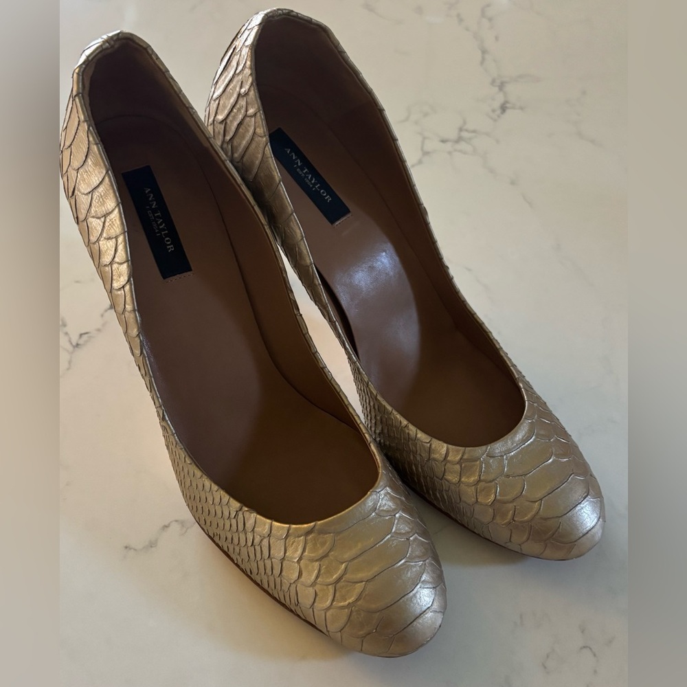Ann Taylor Gold Textured Women's Shoes